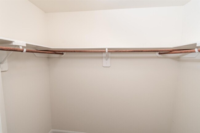 Building Photo - 19327 Golden Wave Dr