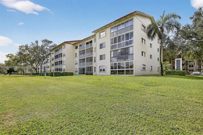 Building Photo - 701 SW 128th Ave