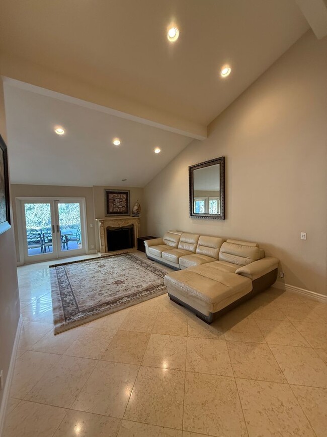 Building Photo - Beautiful 1 Story Porter Ranch, 3 Bedroom,...