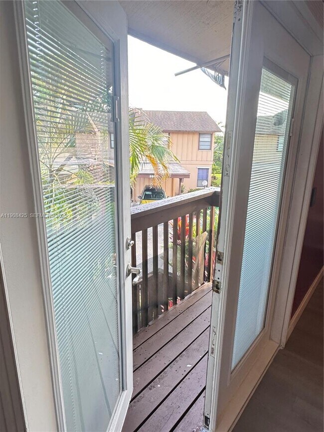 Building Photo - 9986 Royal Palm Blvd