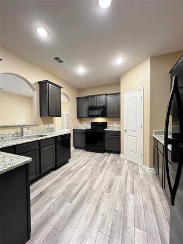 Building Photo - 918 Primrose Dr