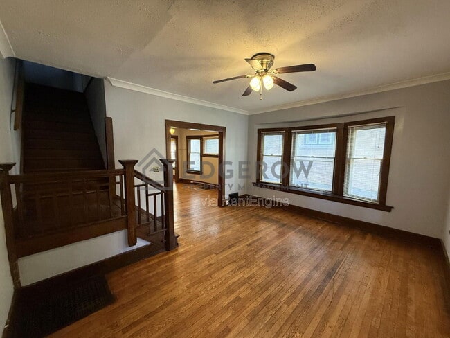 Building Photo - 567 Paris Ave SE