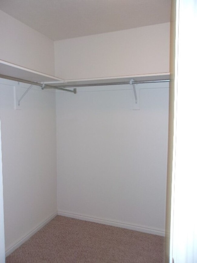 Building Photo - Family Apartment