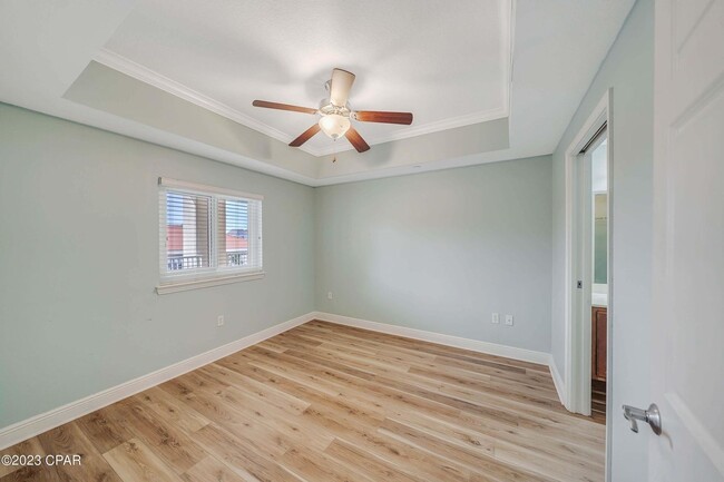 Building Photo - 2400 Grandiflora Blvd