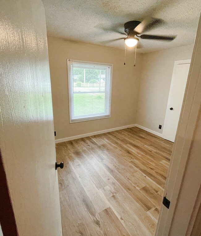 Building Photo - Great 2 bedroom house