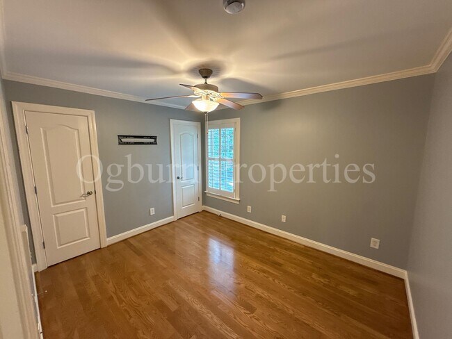Building Photo - 4BR/2BA/2-0.5BA Custom Home in Greenbrier ...