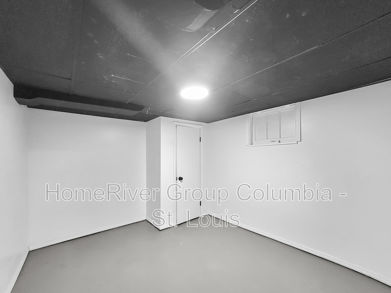 Building Photo - 7445 Calvin Ave
