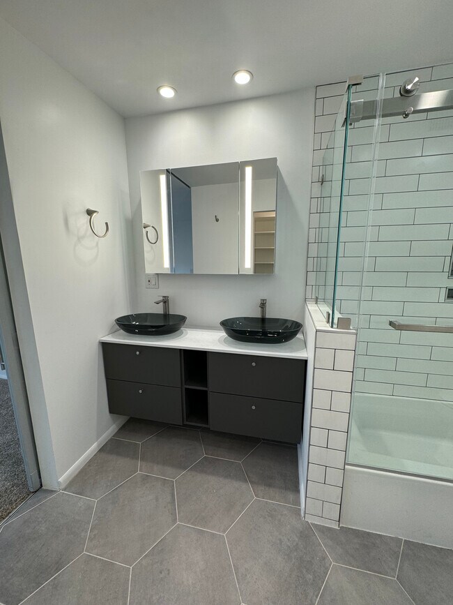 Building Photo - 431 N Alhambra Ave