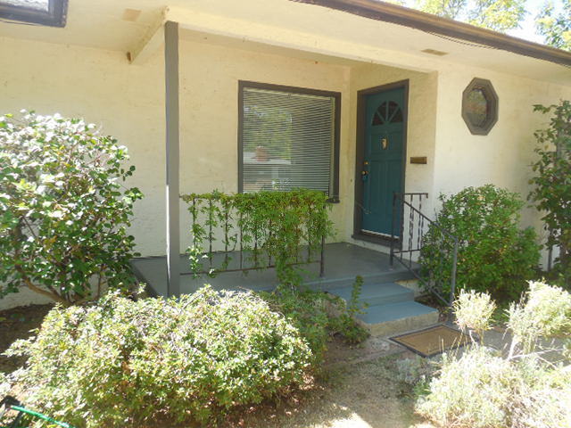 Building Photo - CHARMING GARDEN TRACT HOME