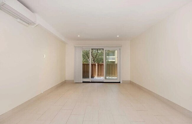 Building Photo - 4600 Lamont St