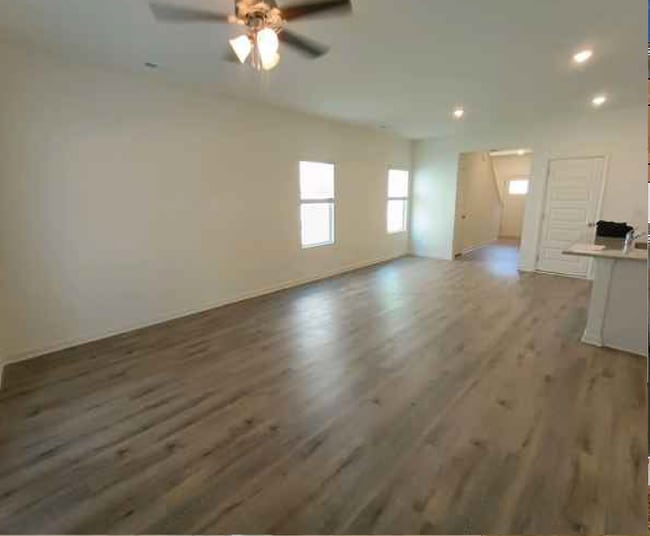 Building Photo - 2028 Eaton Pl