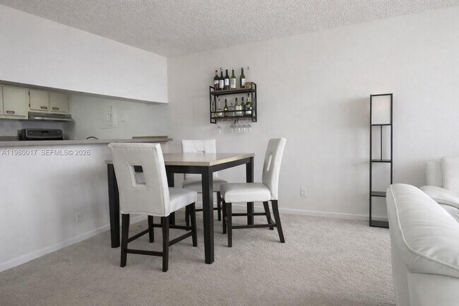 Building Photo - 7601 E Treasure Dr