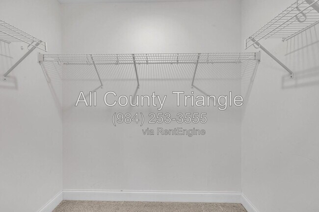 Building Photo - 267 Old Grove Ln