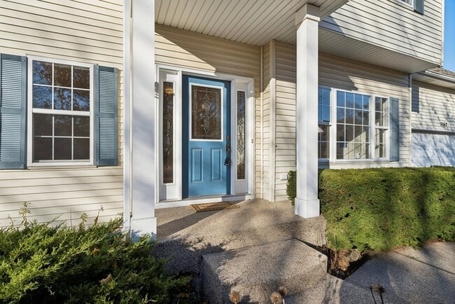 Building Photo - Spacious 3BR Home with Large Yard & 3-Car Garage in Prairie Towne – Grayslake