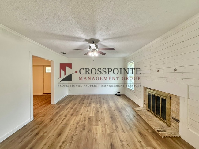 Building Photo - 111 N Gatewood Dr