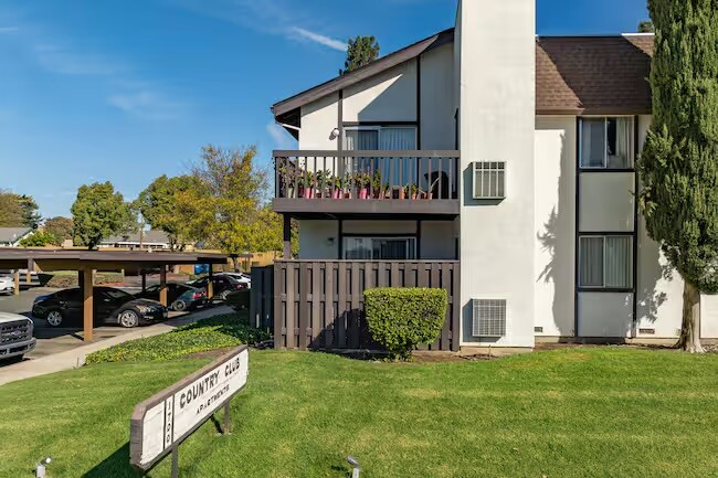 Building Photo - Country Club Apartments