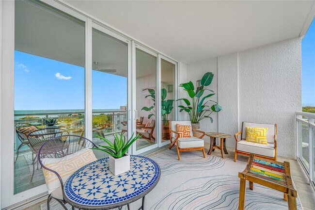 Building Photo - 1325 Snell Isle Blvd NE