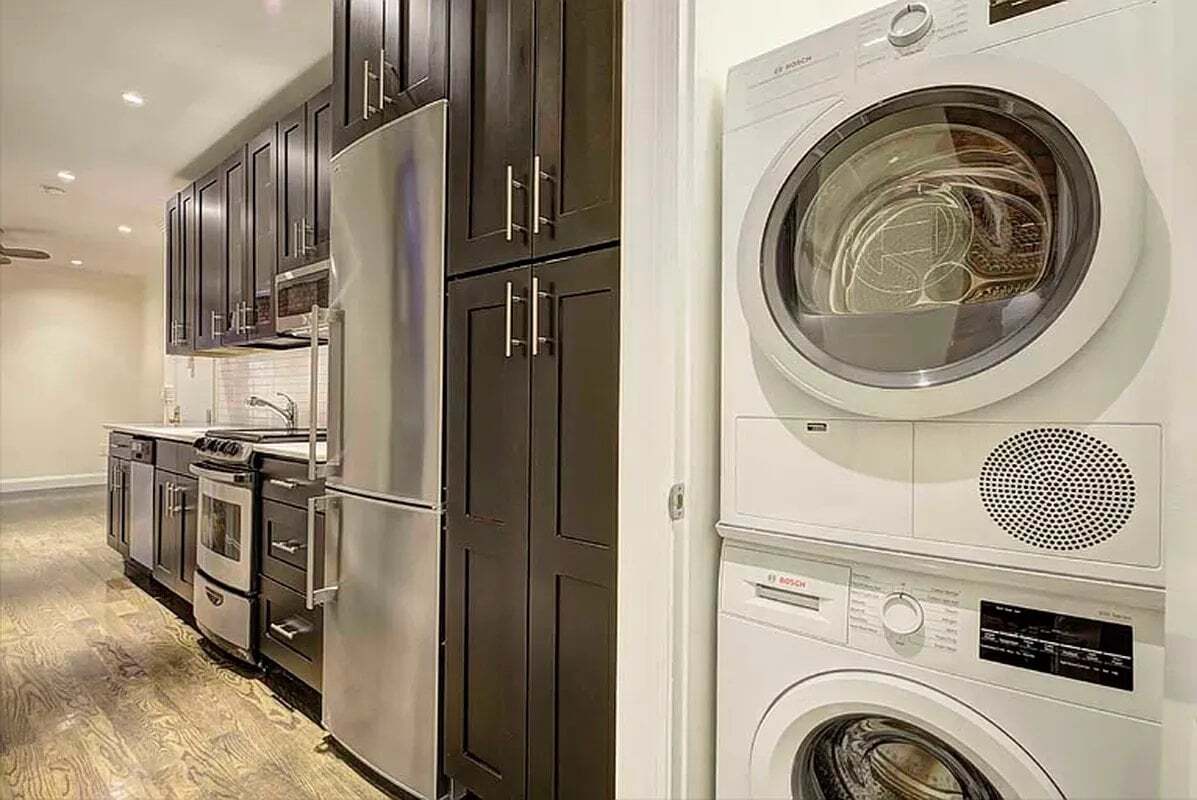 Building Photo - 313 E 92nd St