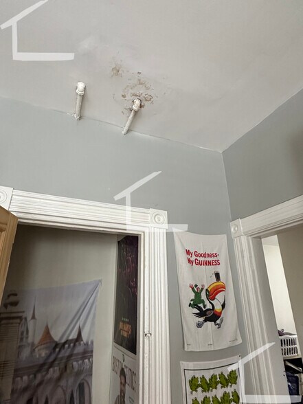 Building Photo - 8 Greylock Rd