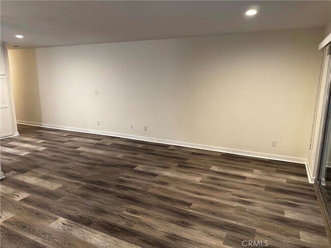 Building Photo - 280 Molino Ave