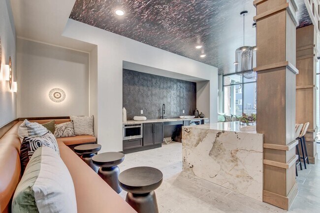 Building Photo - 185 Polaris Pointe