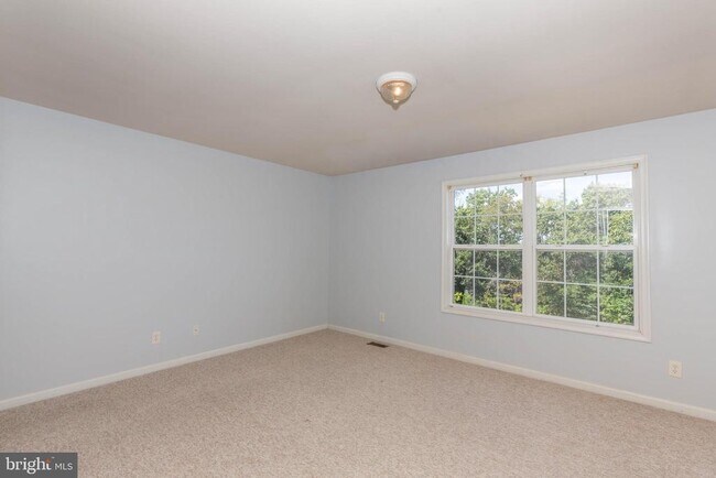 Building Photo - 128 Pony Cir