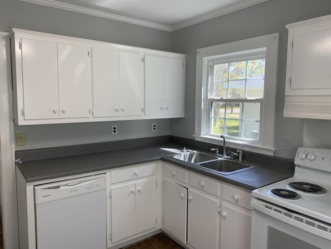 Building Photo - 318 Judy Ln