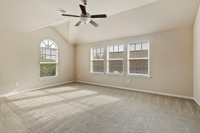 Building Photo - 26315 Cedar Pine Dr