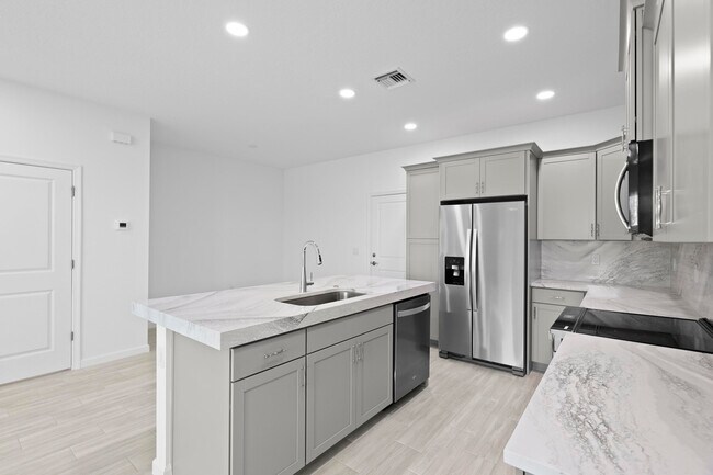 Building Photo - 4616 Longwood Lk Sq