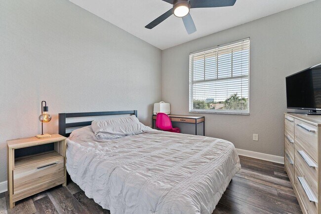 Building Photo - 500 Pacific Grove Dr