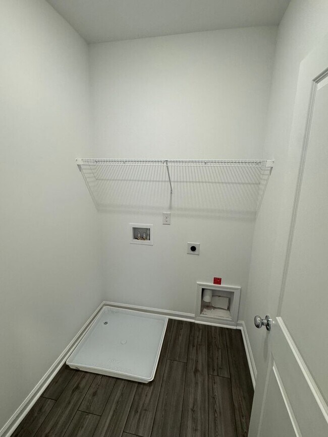 Building Photo - Beautiful 4 bed 3.5 Bath Home in Heart of Lawrenceville!