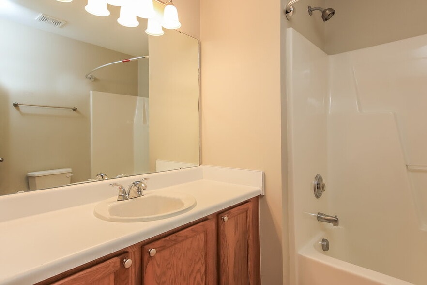 Building Photo - 3952 Tyler Bluff Ln