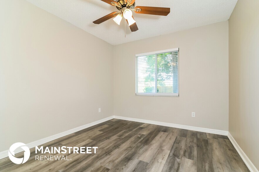 Building Photo - 2613 Waterview Dr