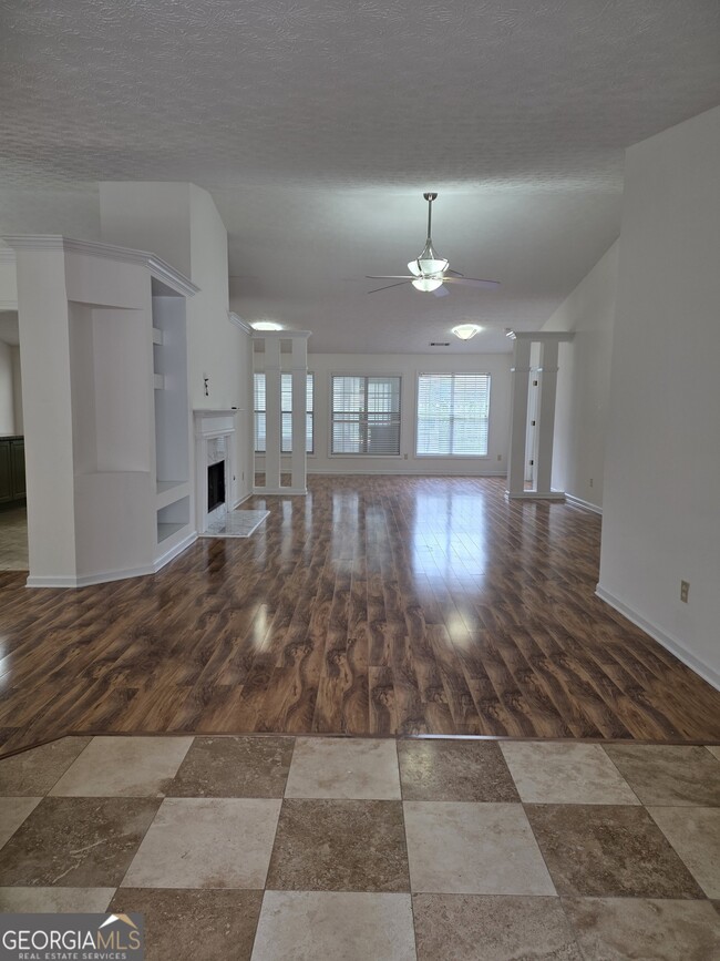 Building Photo - 4585 Brook Farms Ct