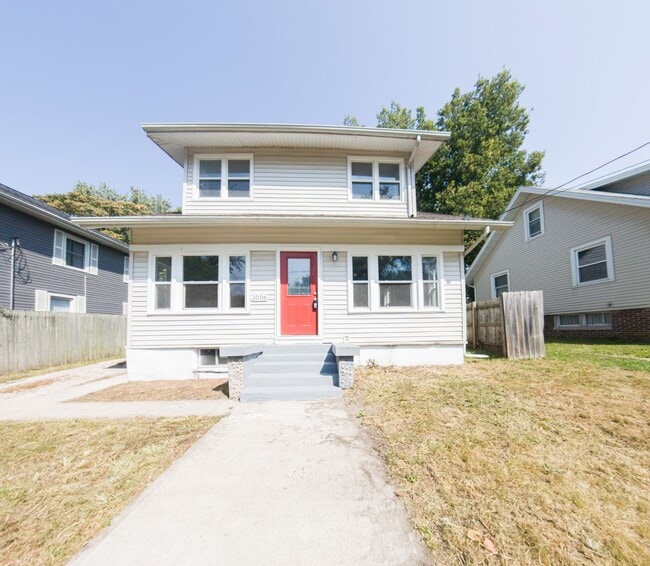 Primary Photo - Updated 3 Bedroom 1,800 SQFT Home for Rent