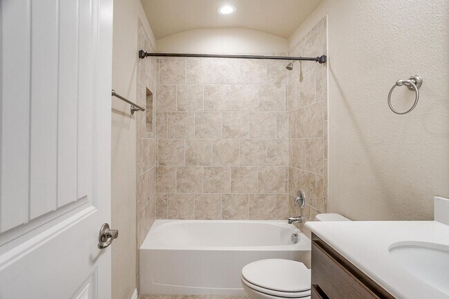 Building Photo - Beautiful 5 Bed, 3 Bath, 2-Story Home in Morningstar Subdivision- Aledo ISD- 76008