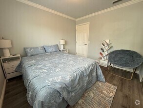 Building Photo - Charming 4-Bedroom, 2-Bath Fully Furnished...