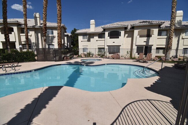 Primary Photo - Affordable One of a Kind Furnished 2 Bed 2...