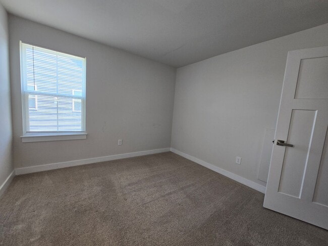Building Photo - $500 off 1st Full Months Rent!! Minutes from the VA/NC Line