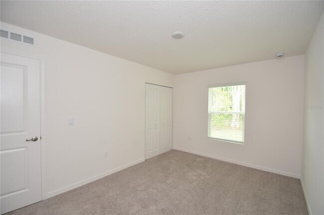 Building Photo - 5 Llestone Path