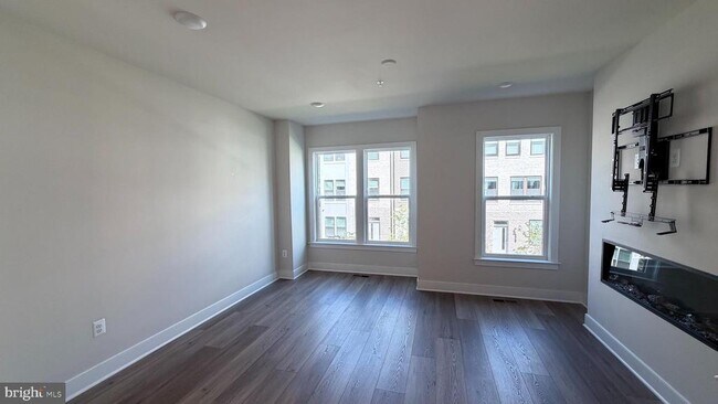 Building Photo - 12742 Verdant Wy