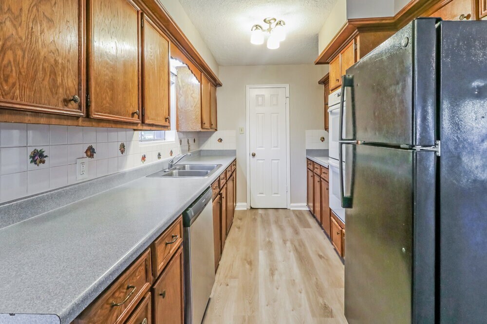 Building Photo - 4714 Glendower Dr