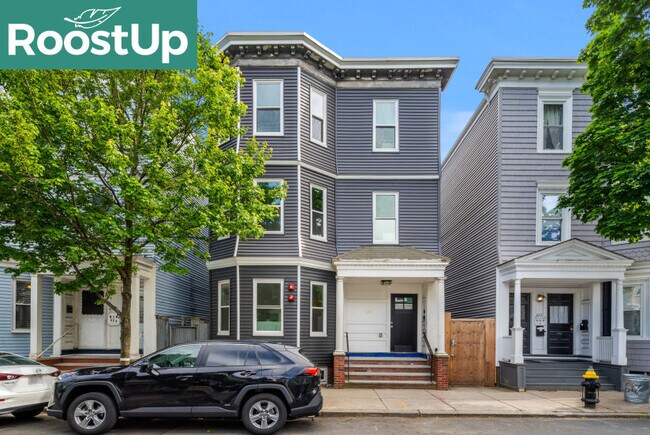 Building Photo - Furnished Bedroom with Private Bath in South Boston