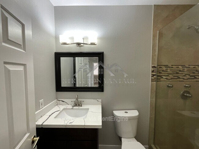 Building Photo - 1445 E Broadway Rd