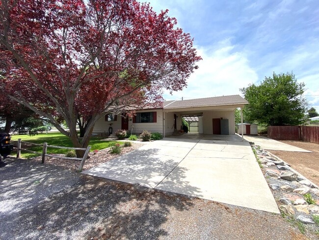 Building Photo - Beautiful Upgraded house in Santaquin
