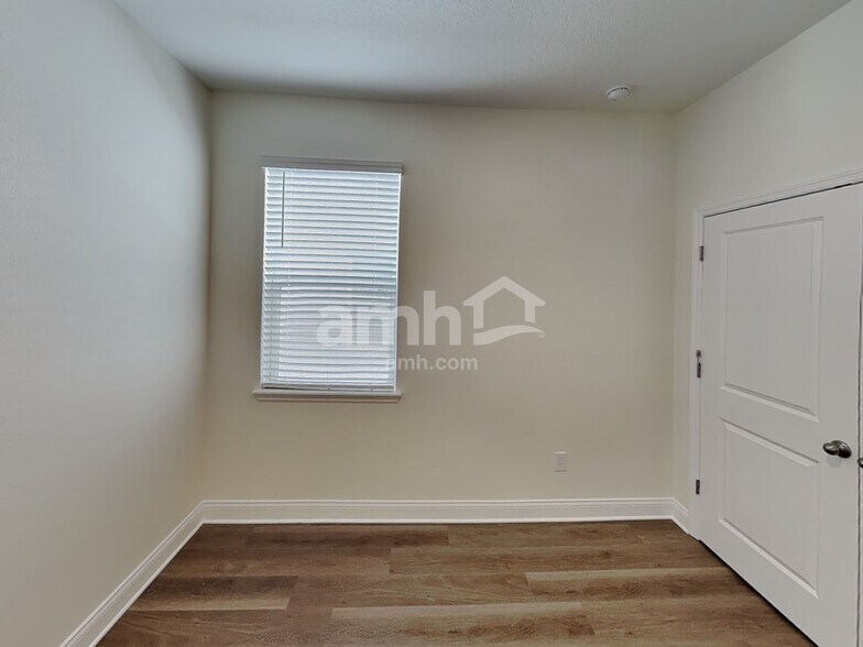 Building Photo - 968 Grafton Ridge Dr