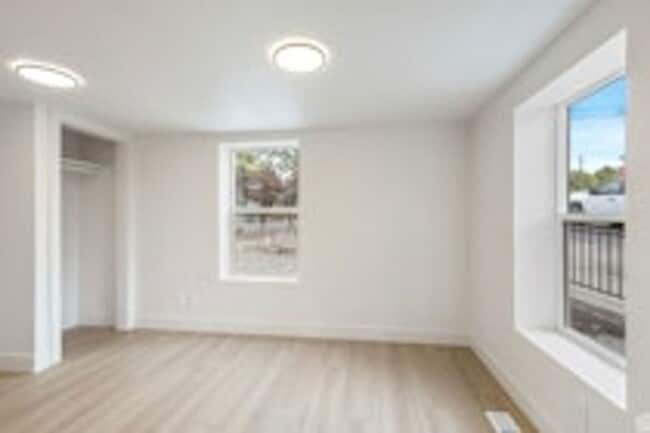 Building Photo - 2085 N 900 W