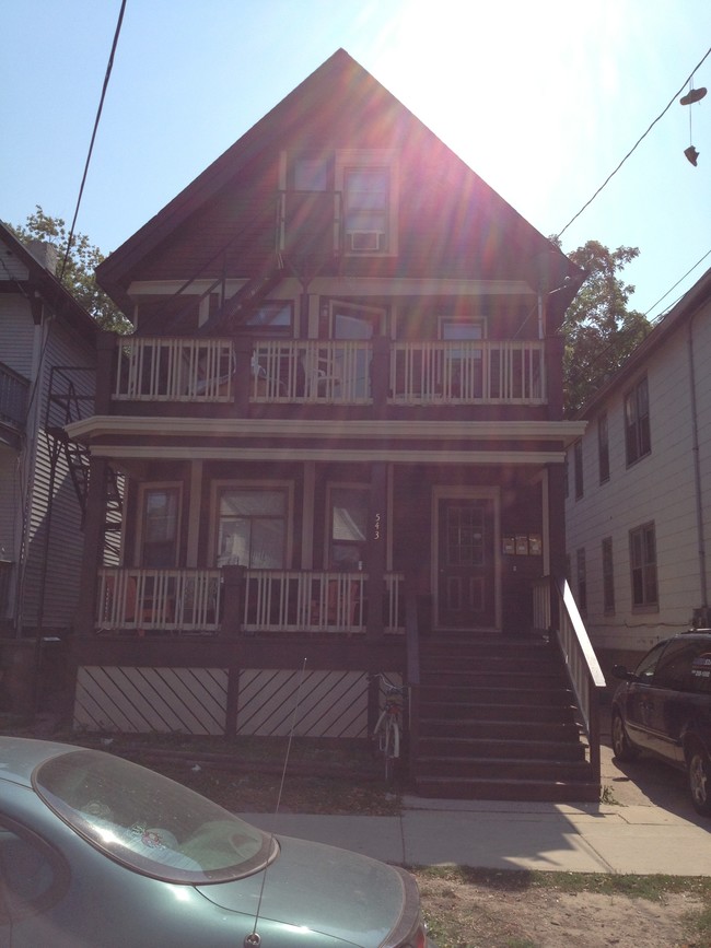 Building Photo - 543 W Mifflin St