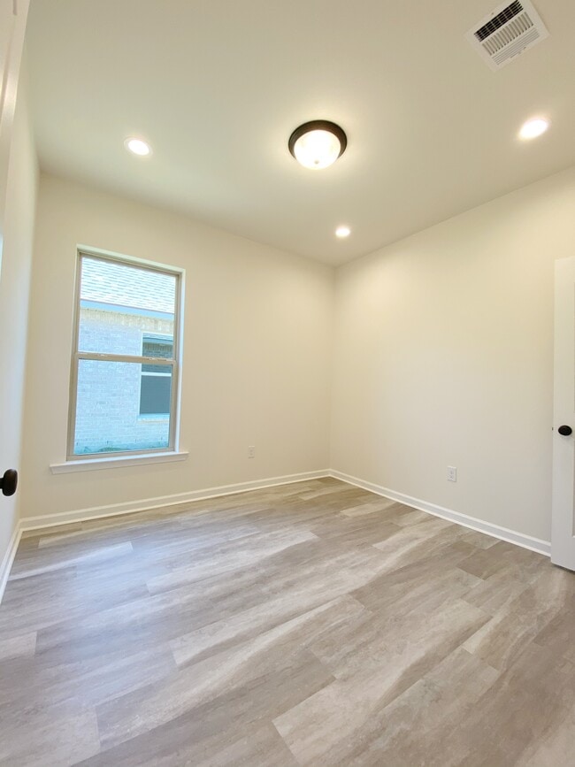 Building Photo - 8326 Rocky Trail Ave