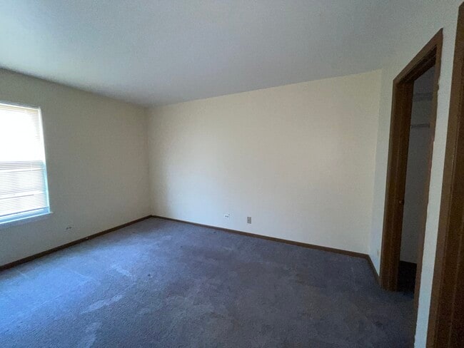 Building Photo - 1350 Orleans Dr